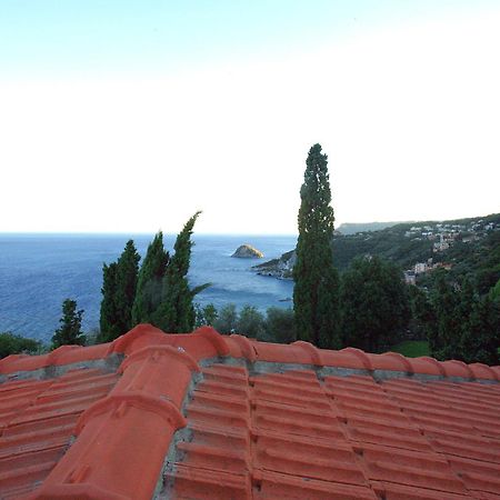 Residence Borgo San Sebastiano Bergeggi Bagian luar foto